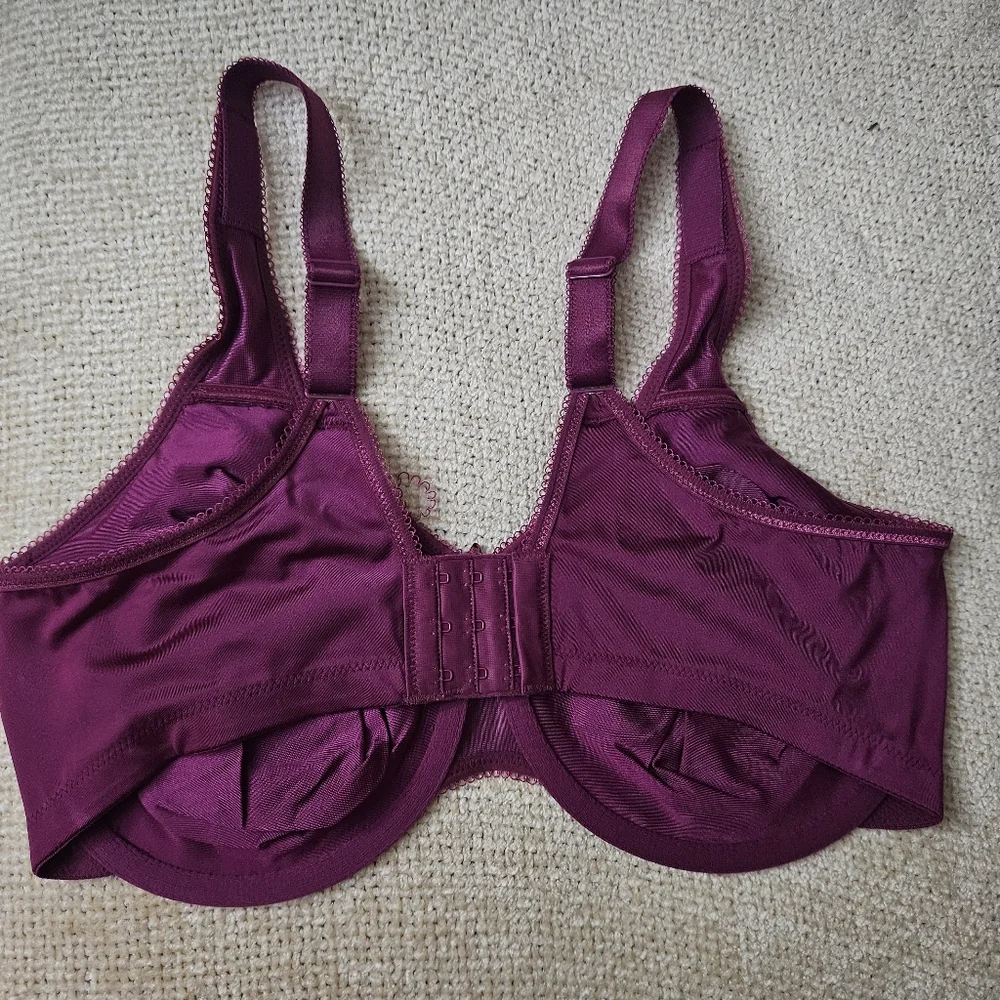 Wacoal Full Coverage Bra in Plum. 40DD *** NWOT. #855192